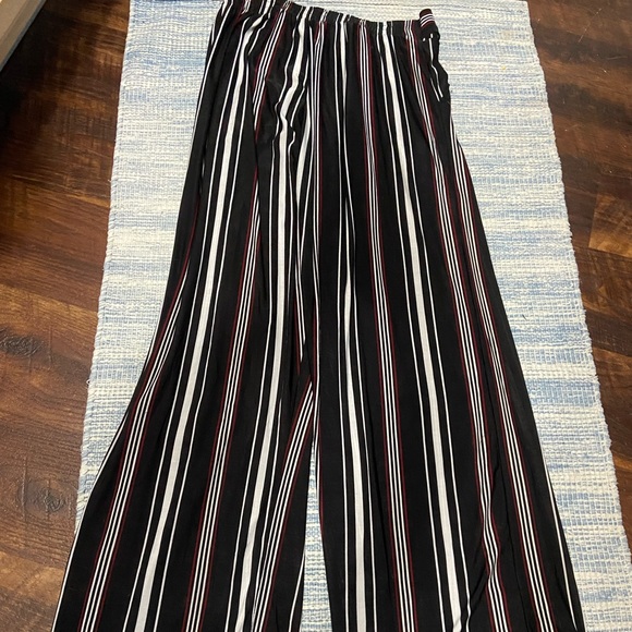 Flowy pants - Picture 3 of 4